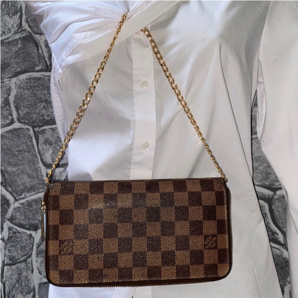 Authentic Rare Louis Vuitton Damier Zippy Wallet